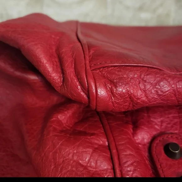 Authentic - Picture 13 of 14